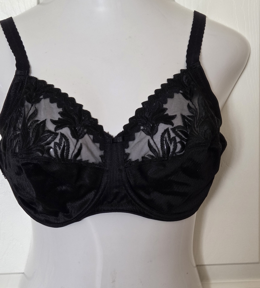 Chantelle Underwire Bra 40DD (40E) #2101